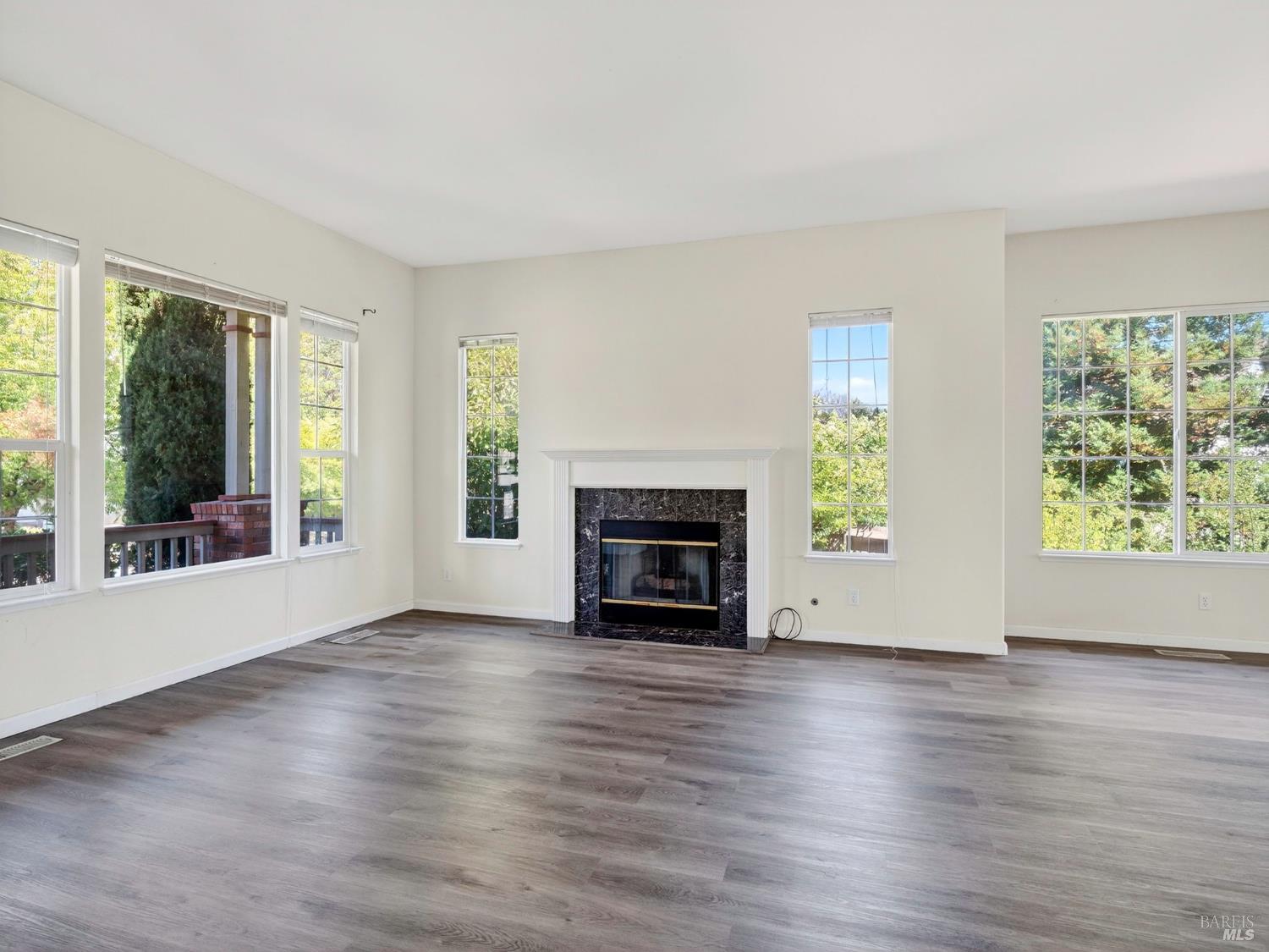Detail Gallery Image 7 of 66 For 5794 Owl Hill Ave, Santa Rosa,  CA 95409 - 4 Beds | 2/1 Baths