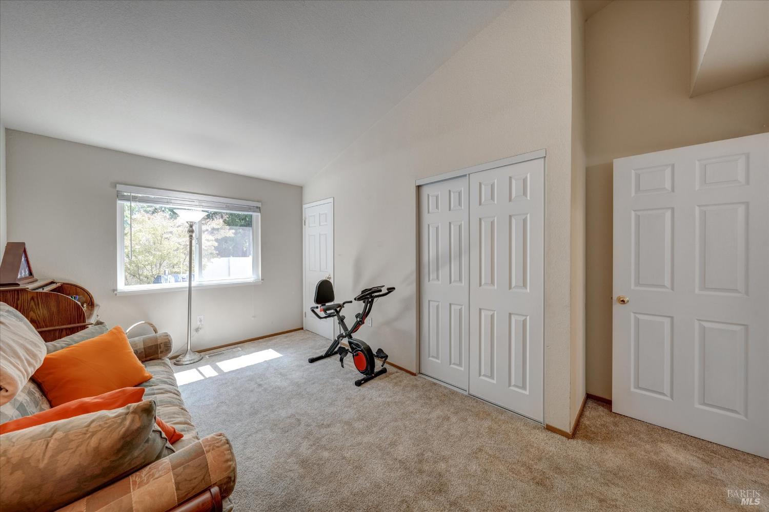 Detail Gallery Image 17 of 33 For 15 Francis Cir, Rohnert Park,  CA 94928 - 3 Beds | 2 Baths