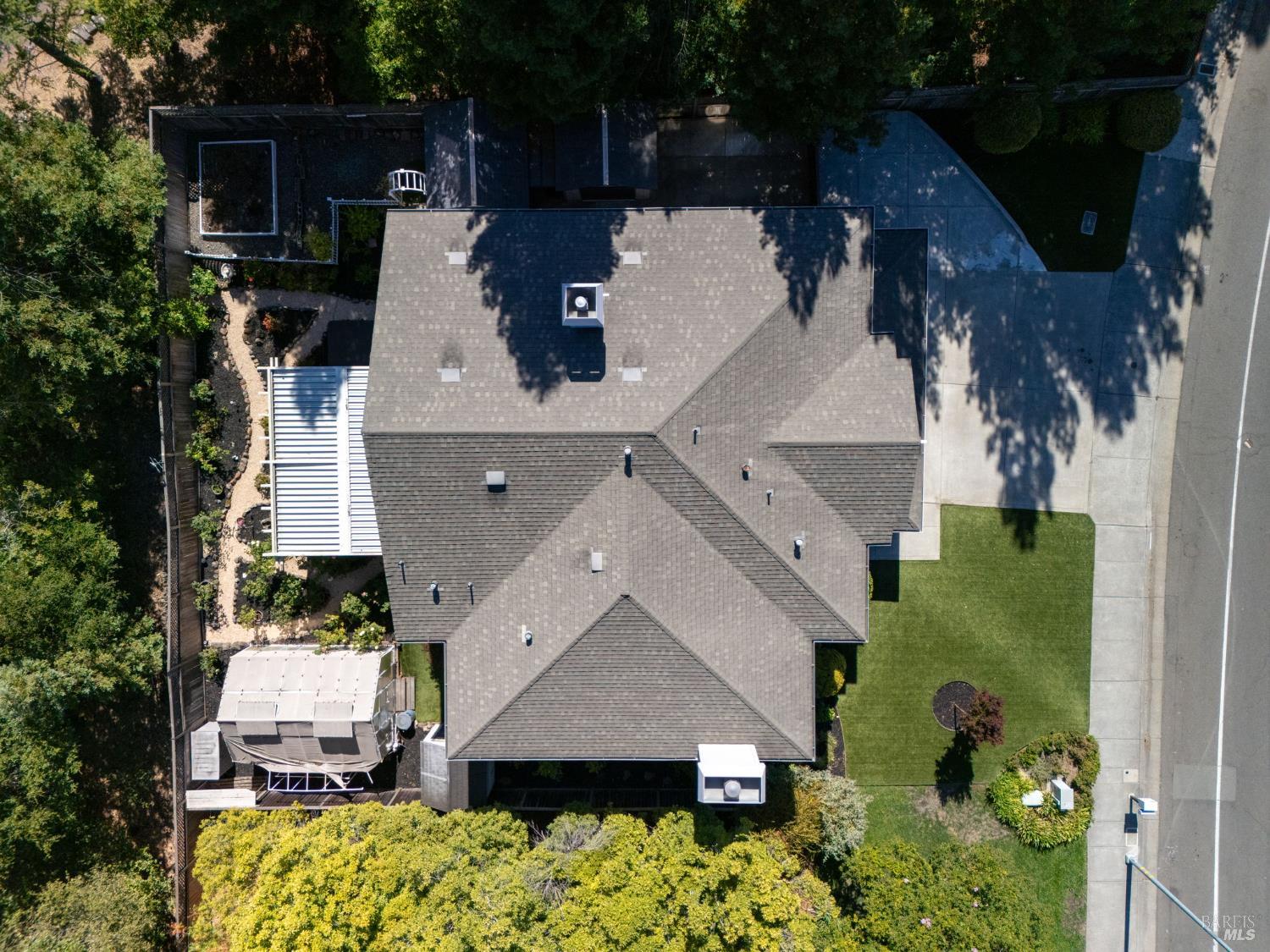 Detail Gallery Image 31 of 81 For 3594 Lake Park Dr, Santa Rosa,  CA 95403 - 4 Beds | 3 Baths