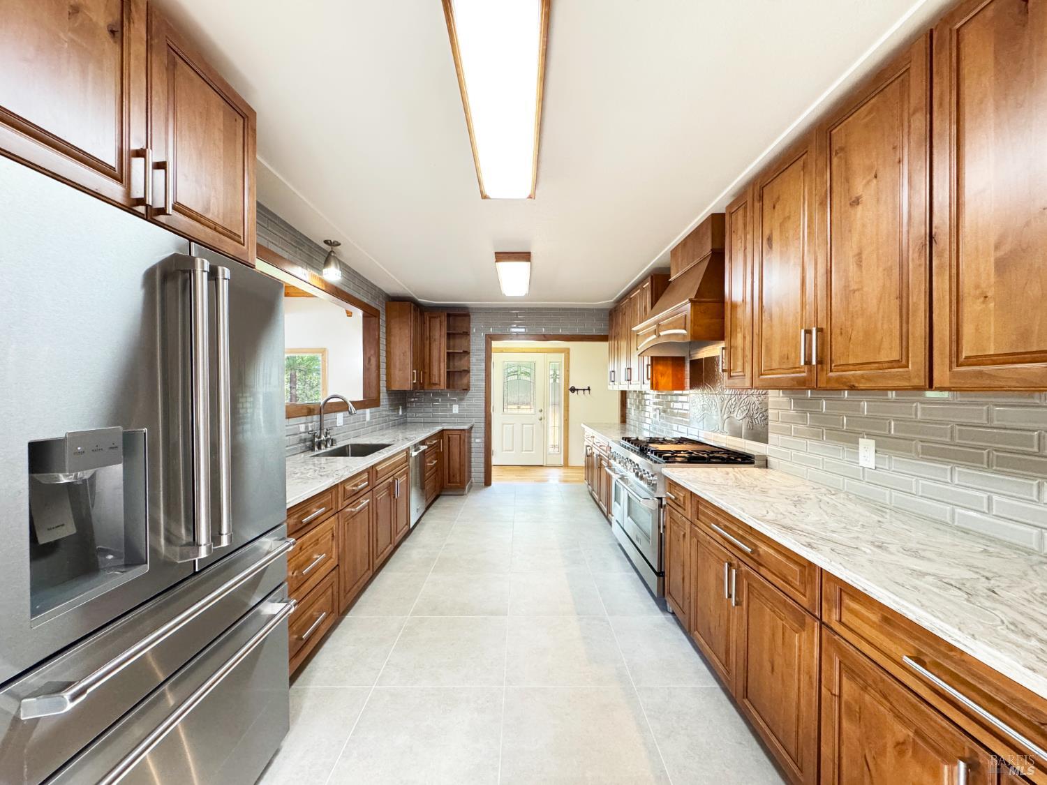 Detail Gallery Image 11 of 57 For 4101 Chinquapin Dr, Willits,  CA 95490 - 2 Beds | 2 Baths