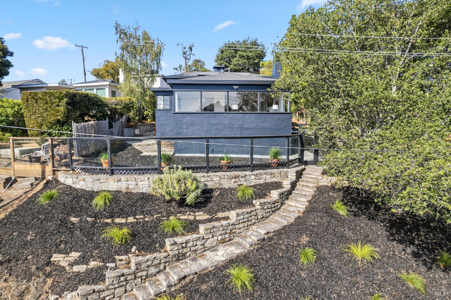 Detail Gallery Image 31 of 38 For 21 Marina Blvd, San Rafael,  CA 94901 - 2 Beds | 1/1 Baths