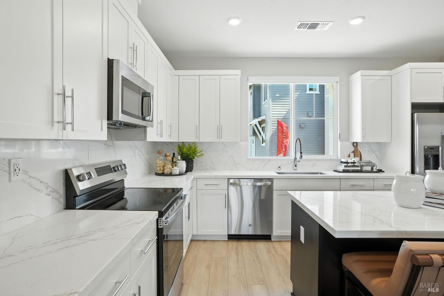 Detail Gallery Image 9 of 19 For 54 Cardamom Ln #1203,  Morgan Hill,  CA 95037 - 2 Beds | 2/1 Baths