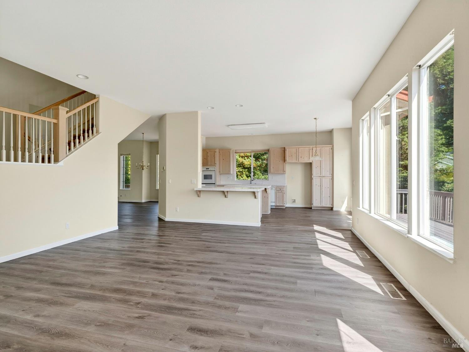 Detail Gallery Image 12 of 66 For 5794 Owl Hill Ave, Santa Rosa,  CA 95409 - 4 Beds | 2/1 Baths