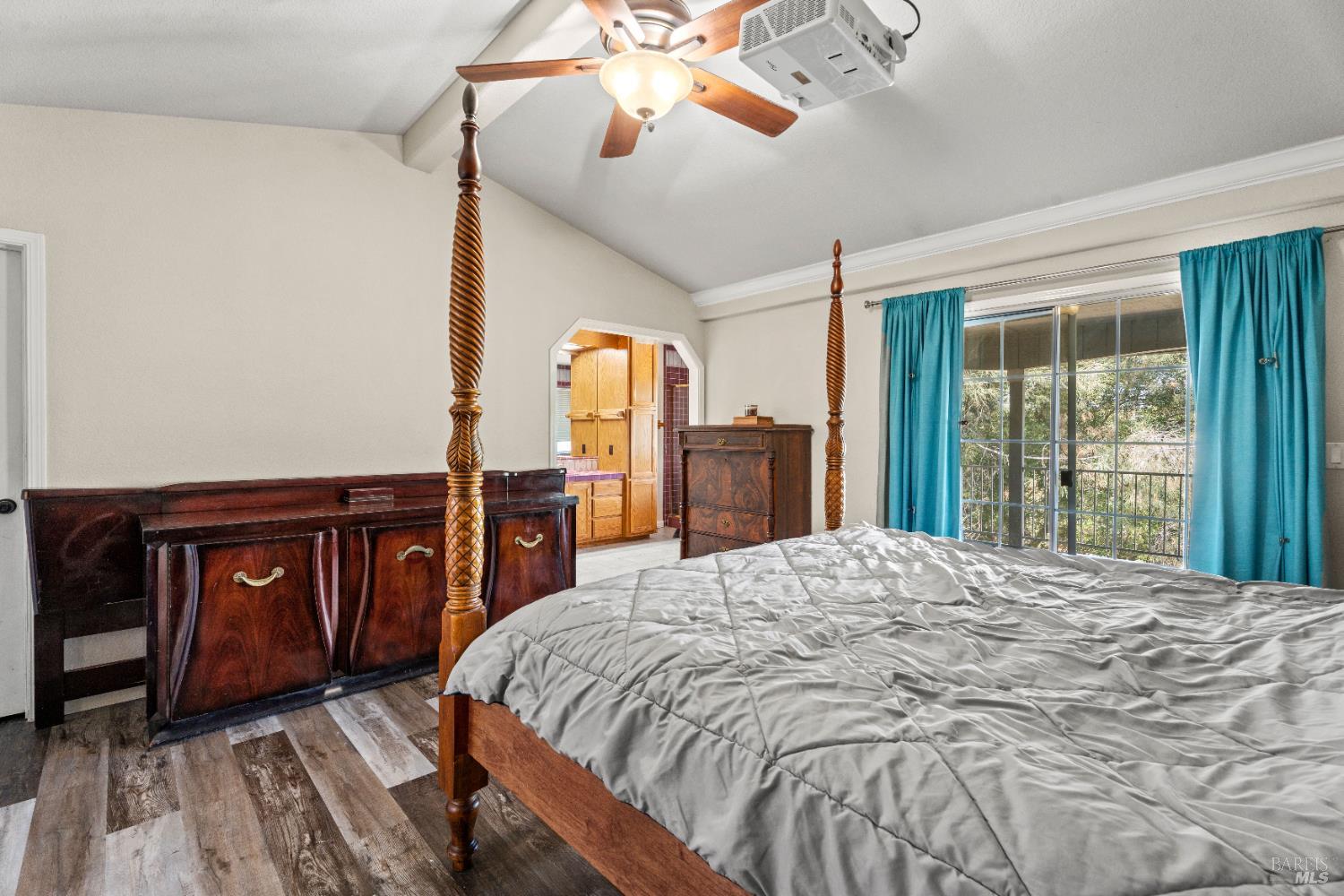 Detail Gallery Image 13 of 33 For 17319 Meadow View Dr, Hidden Valley Lake,  CA 95467 - 3 Beds | 2 Baths