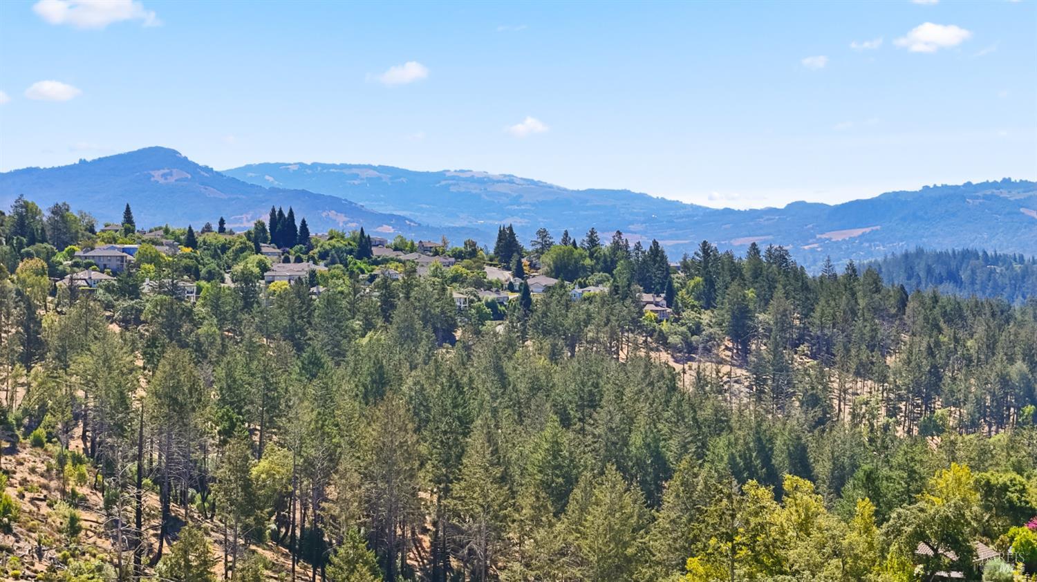 Detail Gallery Image 28 of 32 For 3756 Crown Hill Dr, Santa Rosa,  CA 95404 - 5 Beds | 3/1 Baths