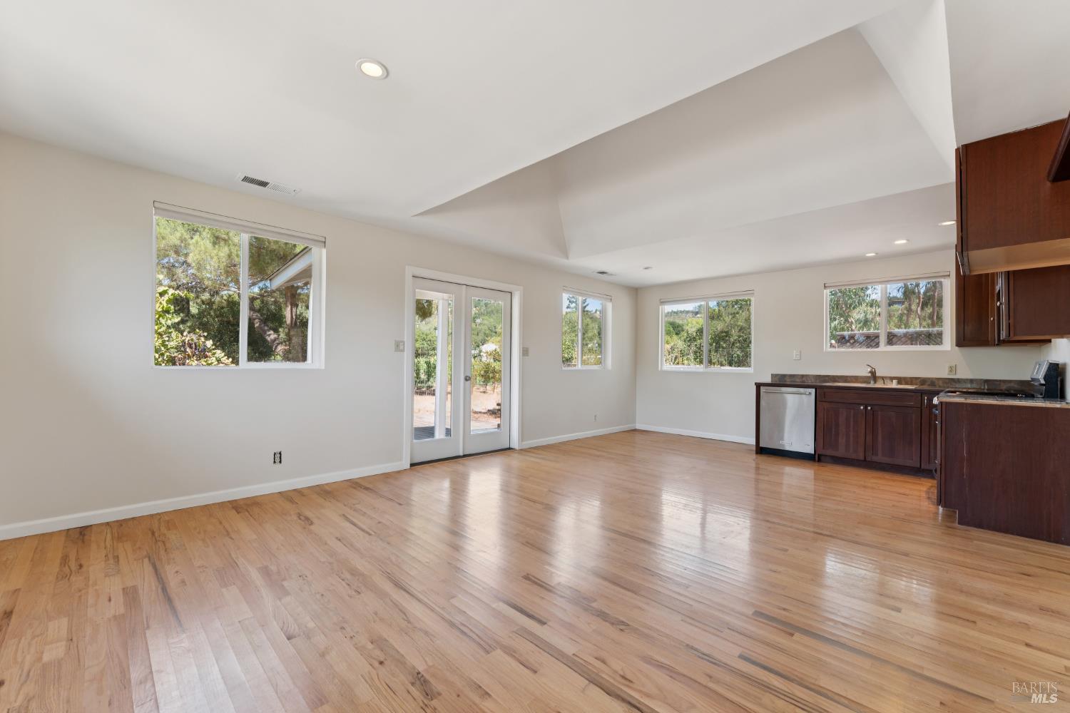 Detail Gallery Image 20 of 46 For 1795 Lovall Valley Rd, Sonoma,  CA 95476 - 3 Beds | 2 Baths