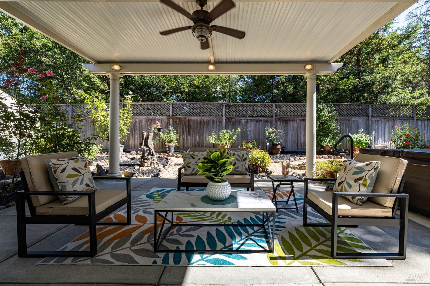 Detail Gallery Image 14 of 81 For 3594 Lake Park Dr, Santa Rosa,  CA 95403 - 4 Beds | 3 Baths