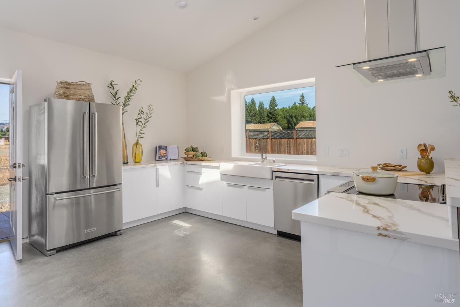 Detail Gallery Image 4 of 24 For 390 Treehaven Ln, Kenwood,  CA 95452 - 2 Beds | 2 Baths