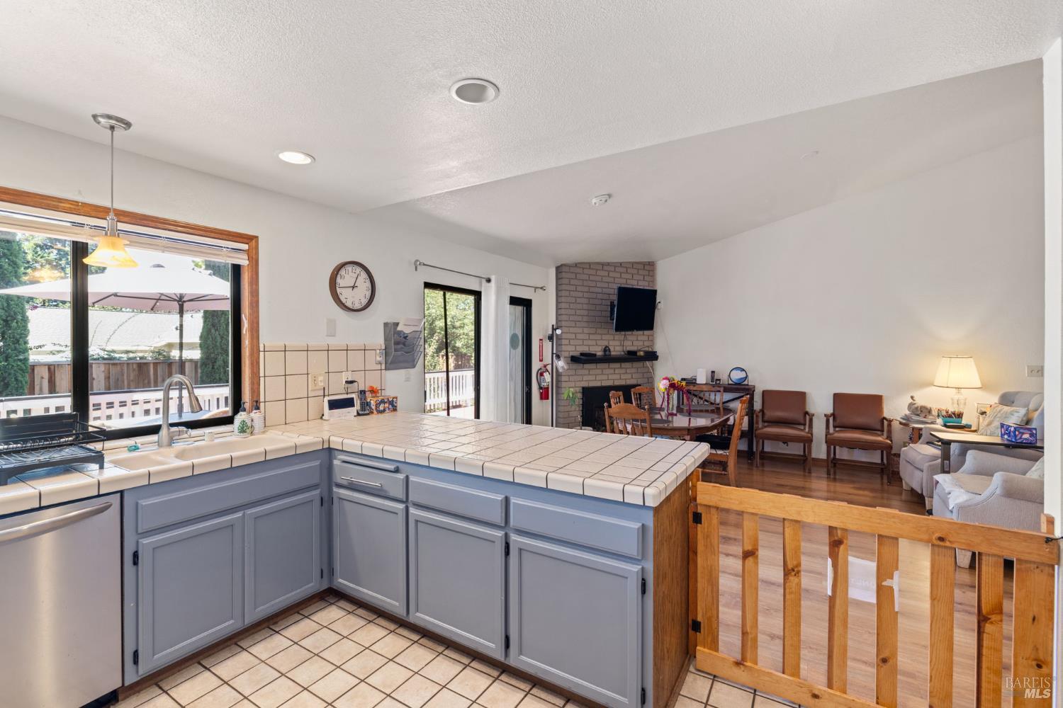 Detail Gallery Image 28 of 38 For 5525 Carriage Ln, Sonoma,  CA 95403 - 4 Beds | 2 Baths