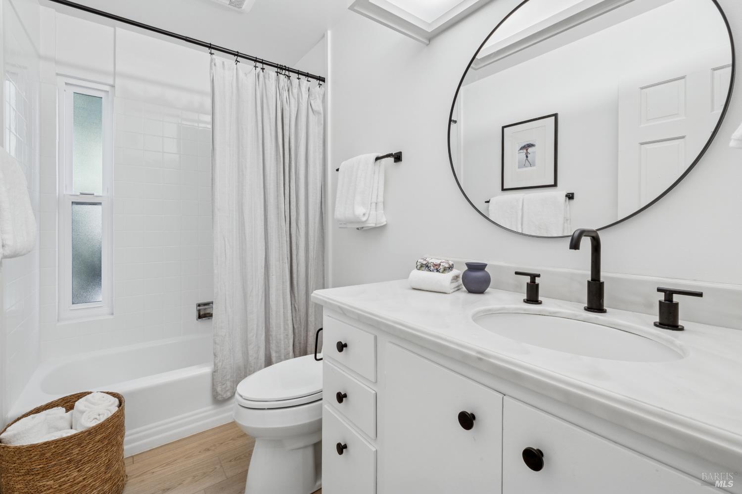 Detail Gallery Image 11 of 16 For 45 Corinthian Ct #32,  Tiburon,  CA 94920 - 2 Beds | 2 Baths