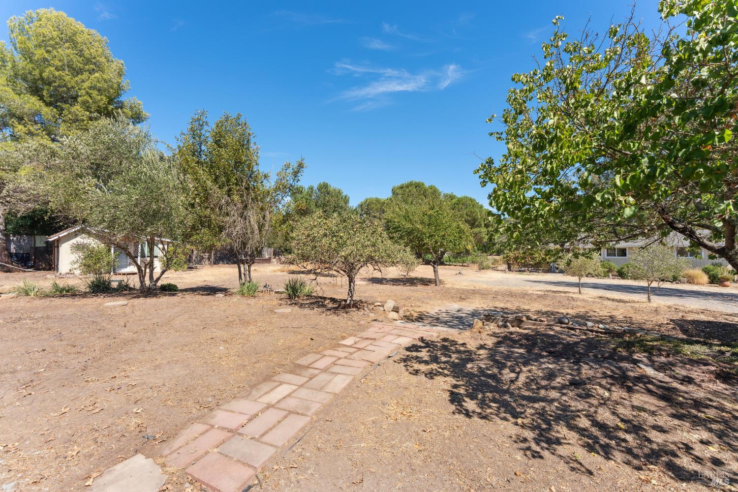 Detail Gallery Image 17 of 46 For 1795 Lovall Valley Rd, Sonoma,  CA 95476 - 3 Beds | 2 Baths