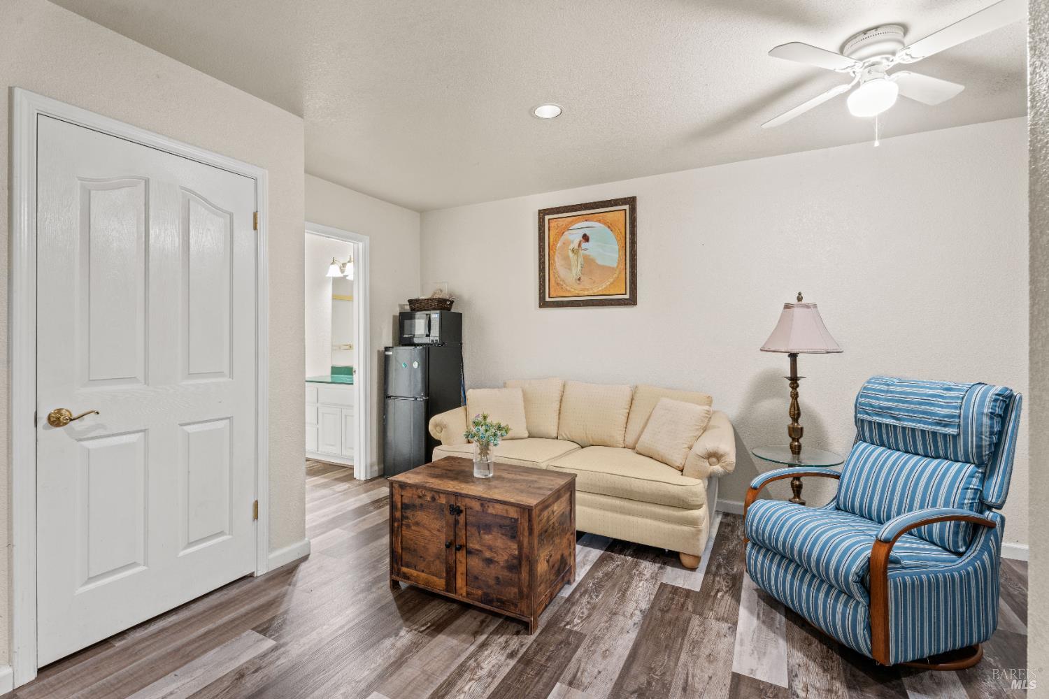 Detail Gallery Image 16 of 33 For 17319 Meadow View Dr, Hidden Valley Lake,  CA 95467 - 3 Beds | 2 Baths