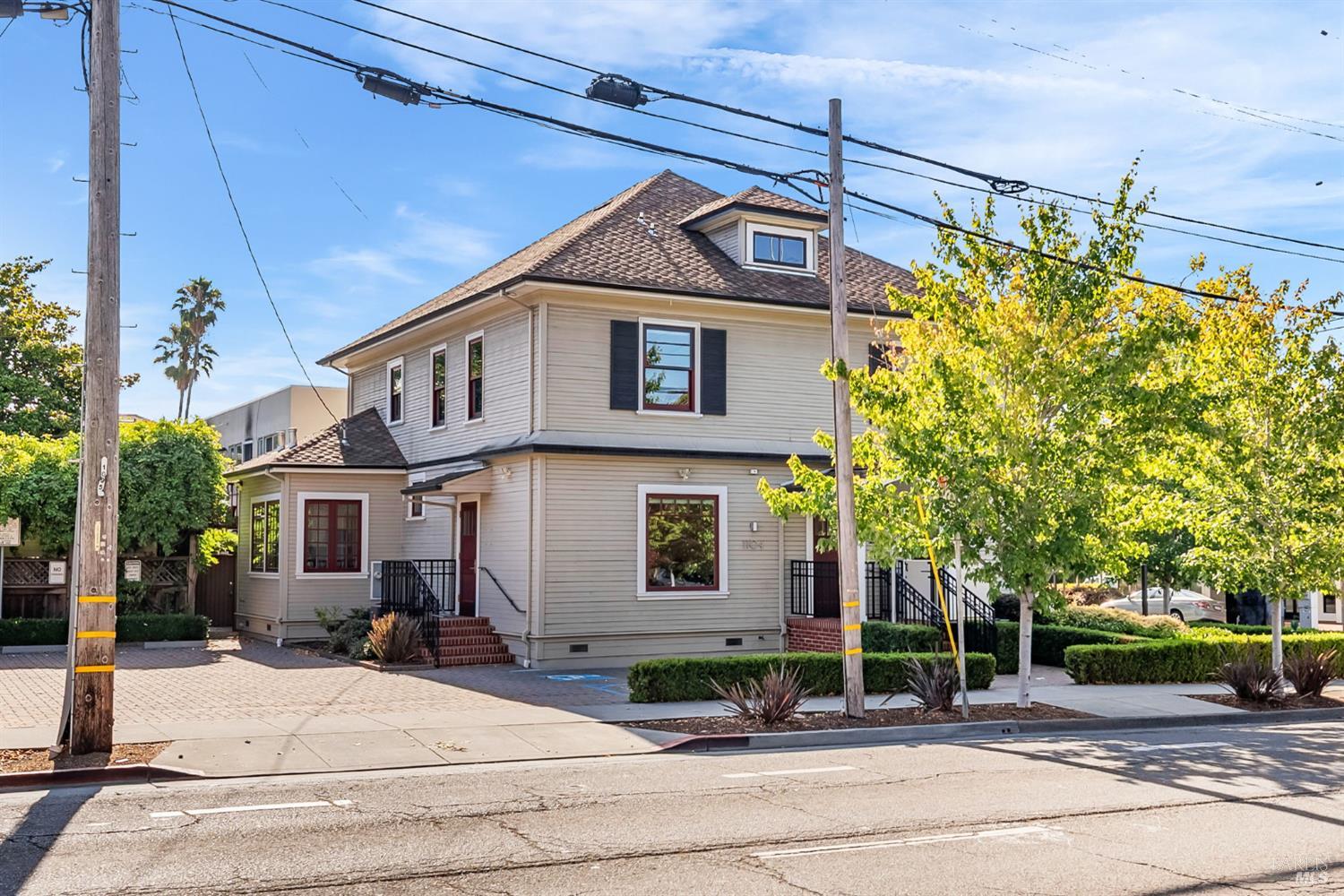 Detail Gallery Image 3 of 54 For 1104 Irwin St, San Rafael,  CA 94901 - – Beds | – Baths