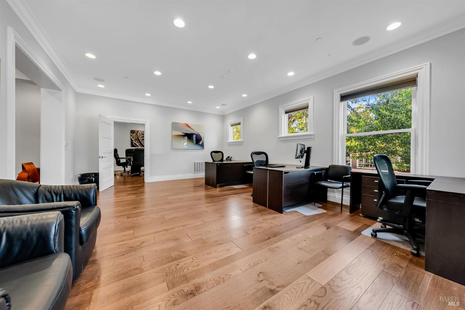 Detail Gallery Image 11 of 54 For 1104 Irwin St, San Rafael,  CA 94901 - – Beds | – Baths