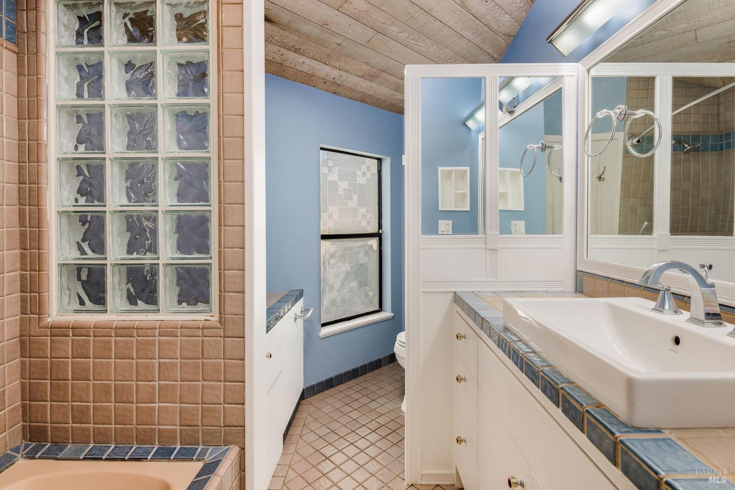 Detail Gallery Image 36 of 51 For 21132 Pelican Loop, Bodega Bay,  CA 94923 - 3 Beds | 3 Baths