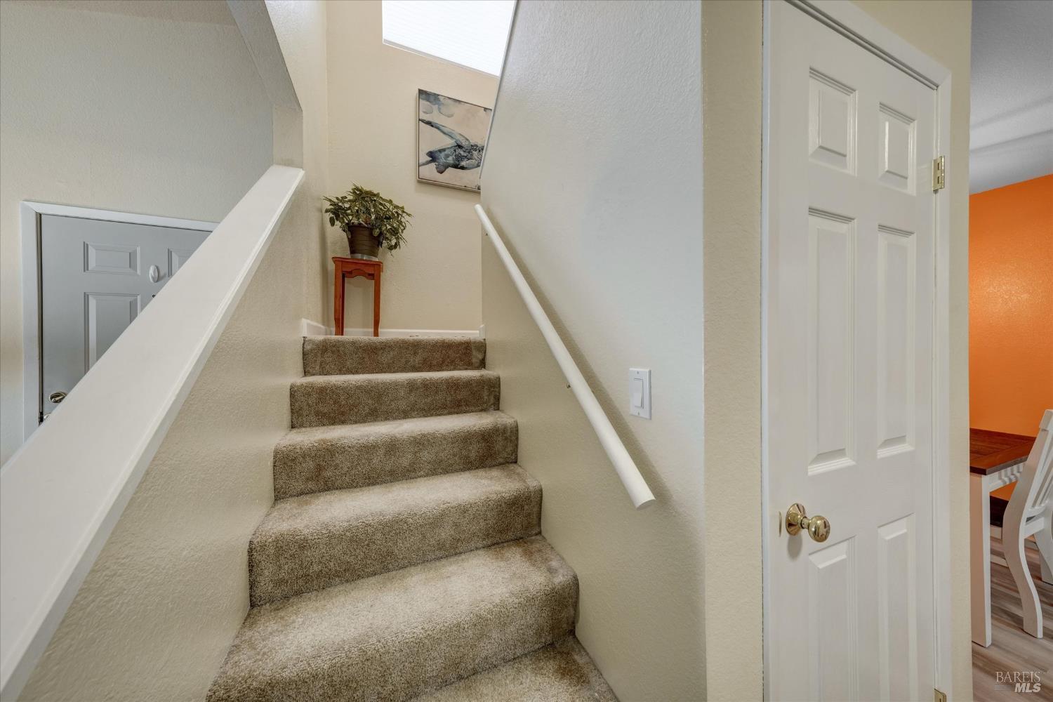 Detail Gallery Image 19 of 33 For 15 Francis Cir, Rohnert Park,  CA 94928 - 3 Beds | 2 Baths