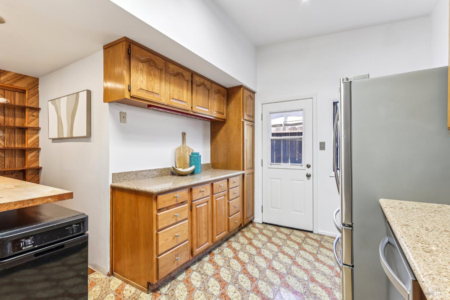 Detail Gallery Image 19 of 58 For 833 Estancia Way, San Rafael,  CA 94903 - 3 Beds | 2 Baths