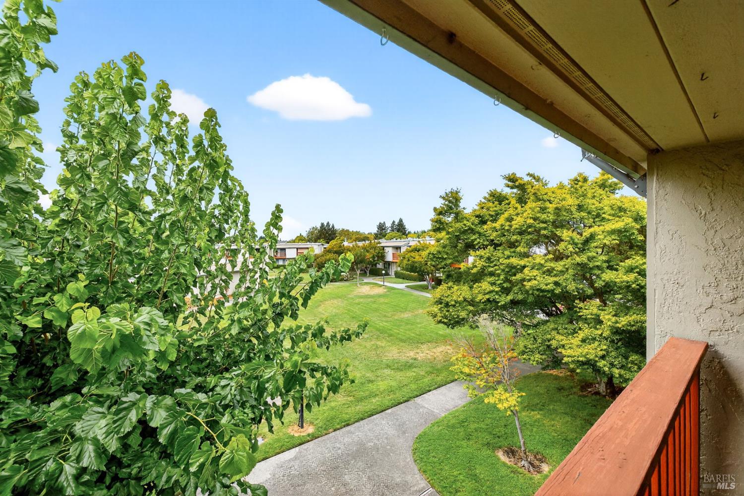 Detail Gallery Image 20 of 28 For 1076 Eleanor Ave, Rohnert Park,  CA 94928 - 2 Beds | 1/1 Baths