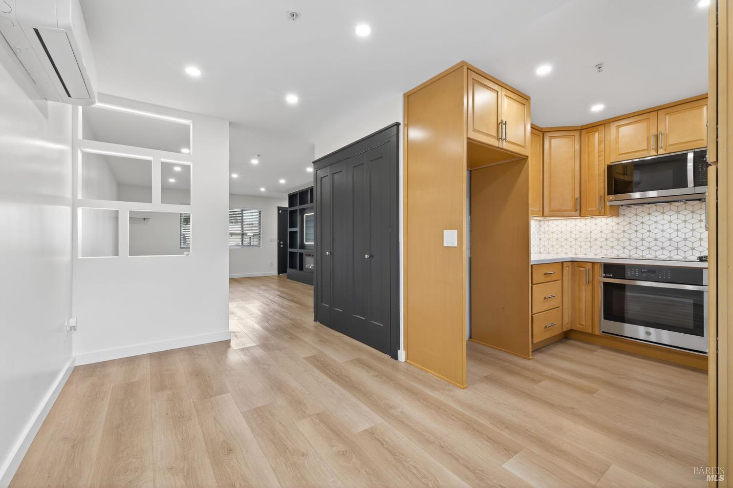 Detail Gallery Image 8 of 28 For 1076 Eleanor Ave, Rohnert Park,  CA 94928 - 2 Beds | 1/1 Baths