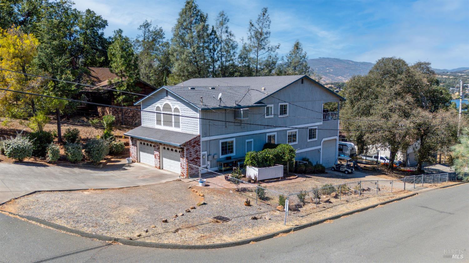 Detail Gallery Image 3 of 33 For 17319 Meadow View Dr, Hidden Valley Lake,  CA 95467 - 3 Beds | 2 Baths