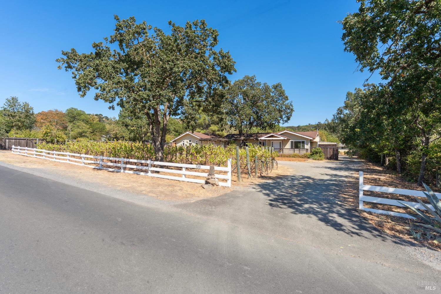 Detail Gallery Image 35 of 46 For 1795 Lovall Valley Rd, Sonoma,  CA 95476 - 3 Beds | 2 Baths