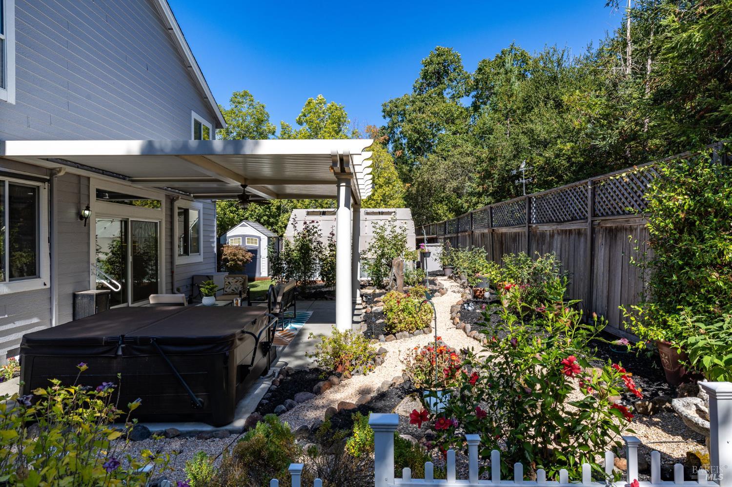 Detail Gallery Image 27 of 81 For 3594 Lake Park Dr, Santa Rosa,  CA 95403 - 4 Beds | 3 Baths