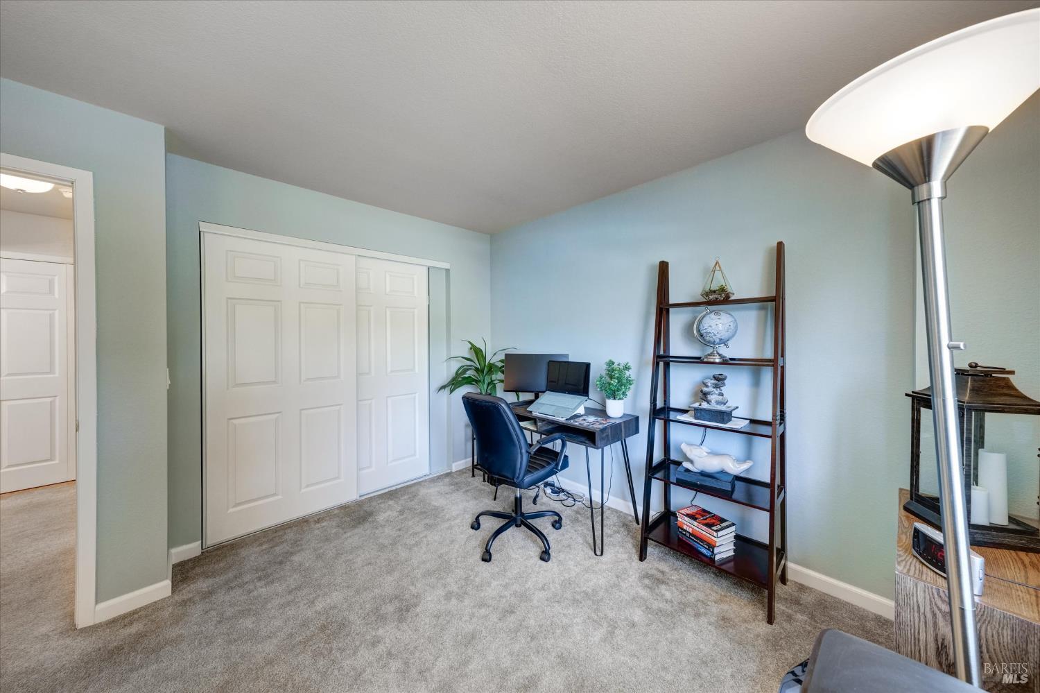 Detail Gallery Image 25 of 33 For 15 Francis Cir, Rohnert Park,  CA 94928 - 3 Beds | 2 Baths