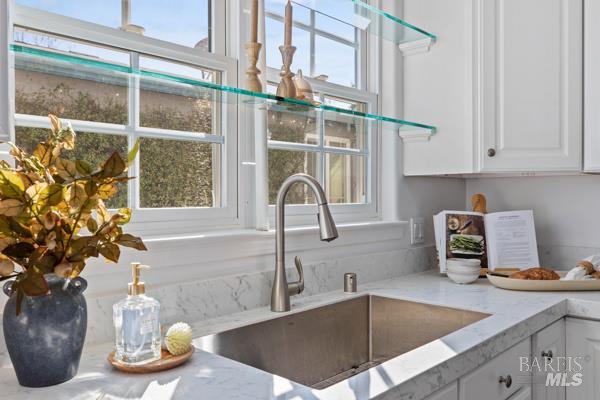 Detail Gallery Image 5 of 30 For 272 Center St, San Rafael,  CA 94901 - 5 Beds | 4 Baths