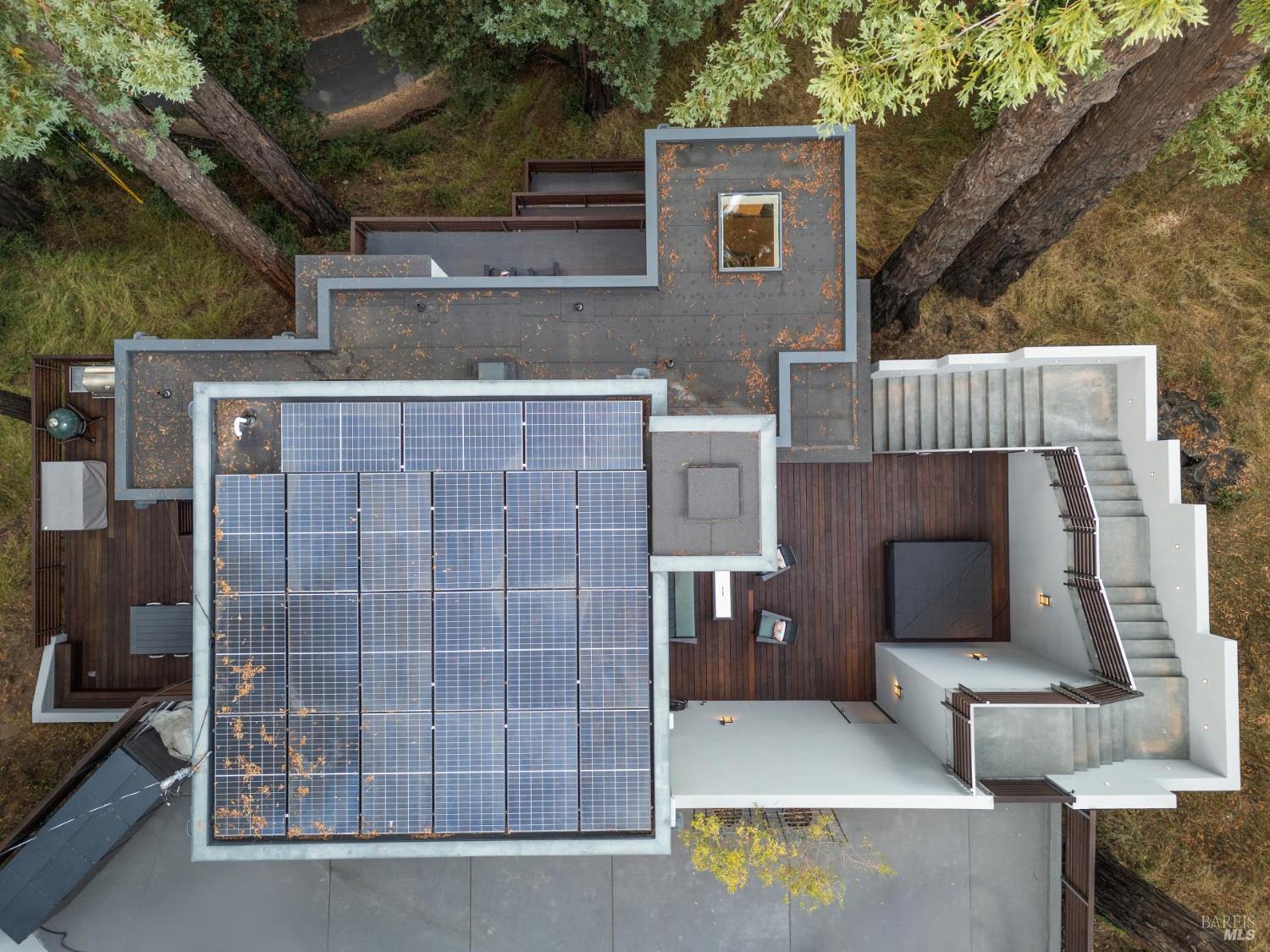 Detail Gallery Image 27 of 29 For 290 Edgewood Ave, Mill Valley,  CA 94941 - 4 Beds | 3/1 Baths