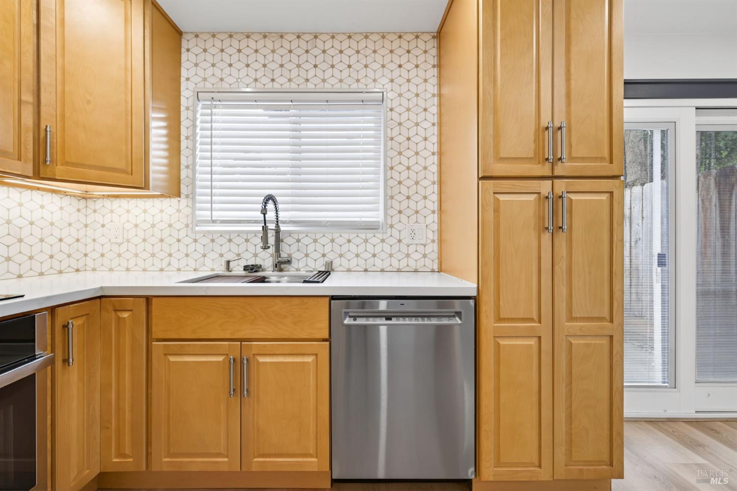 Detail Gallery Image 11 of 28 For 1076 Eleanor Ave, Rohnert Park,  CA 94928 - 2 Beds | 1/1 Baths