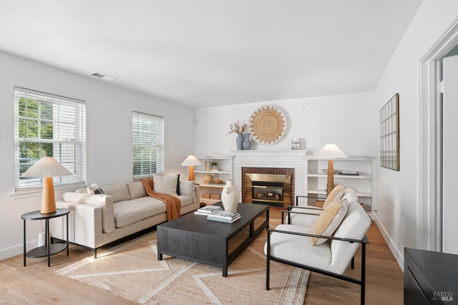 Detail Gallery Image 10 of 30 For 272 Center St, San Rafael,  CA 94901 - 5 Beds | 4 Baths