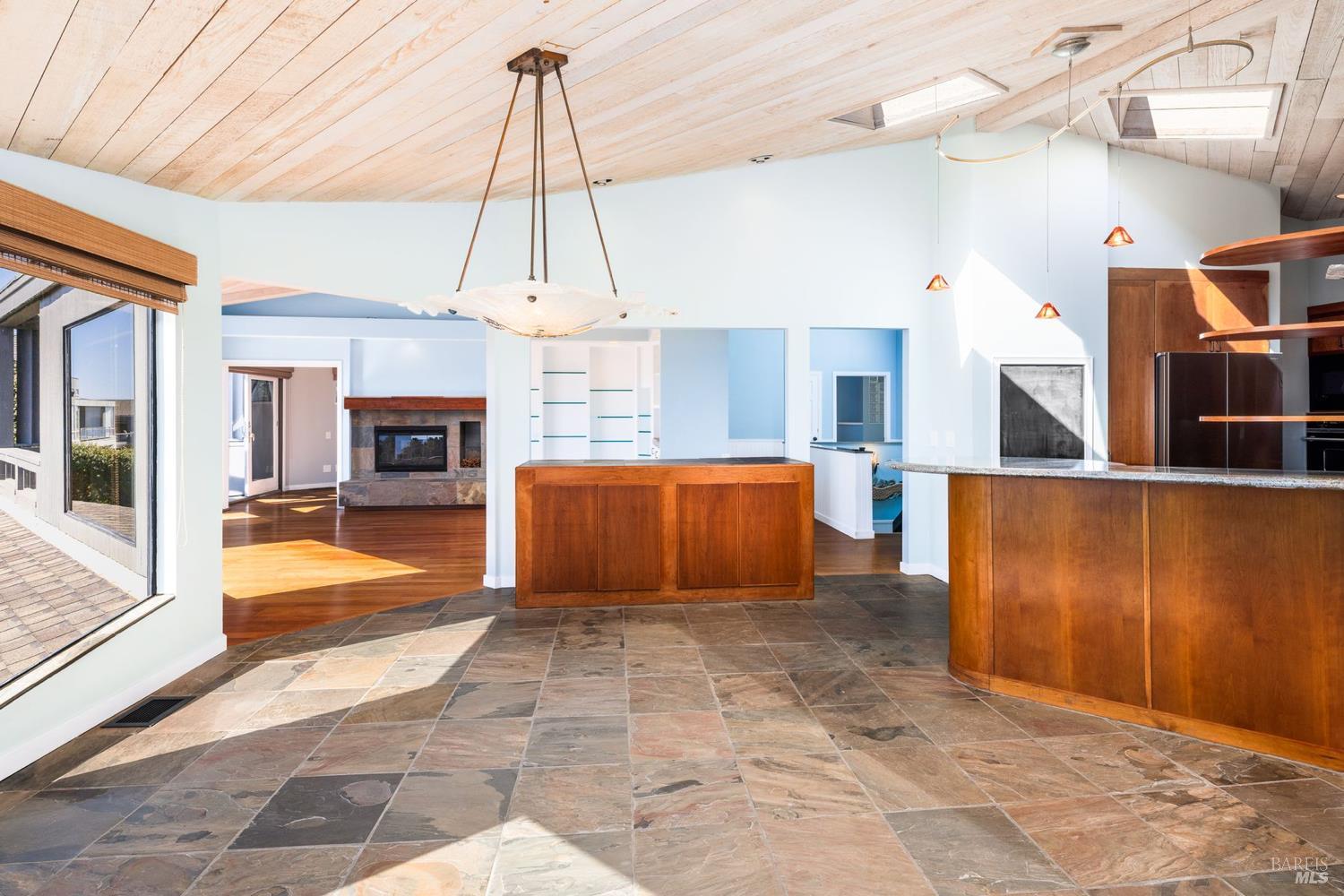 Detail Gallery Image 16 of 51 For 21132 Pelican Loop, Bodega Bay,  CA 94923 - 3 Beds | 3 Baths