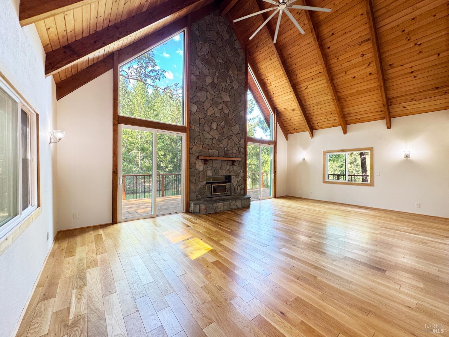Detail Gallery Image 5 of 57 For 4101 Chinquapin Dr, Willits,  CA 95490 - 2 Beds | 2 Baths