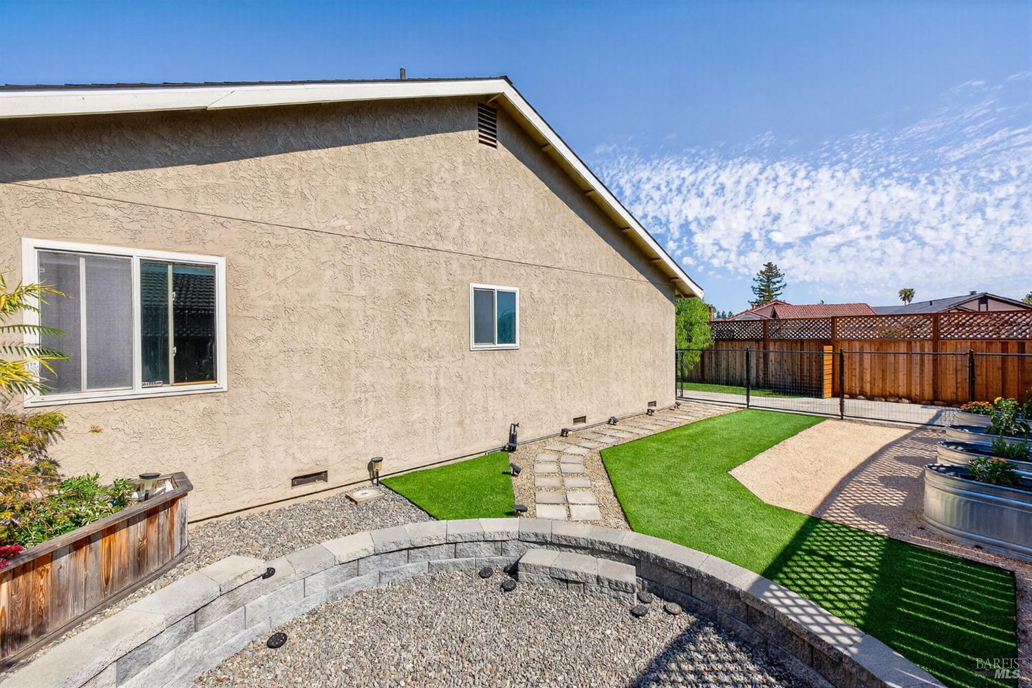 Detail Gallery Image 46 of 54 For 204 Prince Albert Ct, Petaluma,  CA 94954 - 3 Beds | 2 Baths