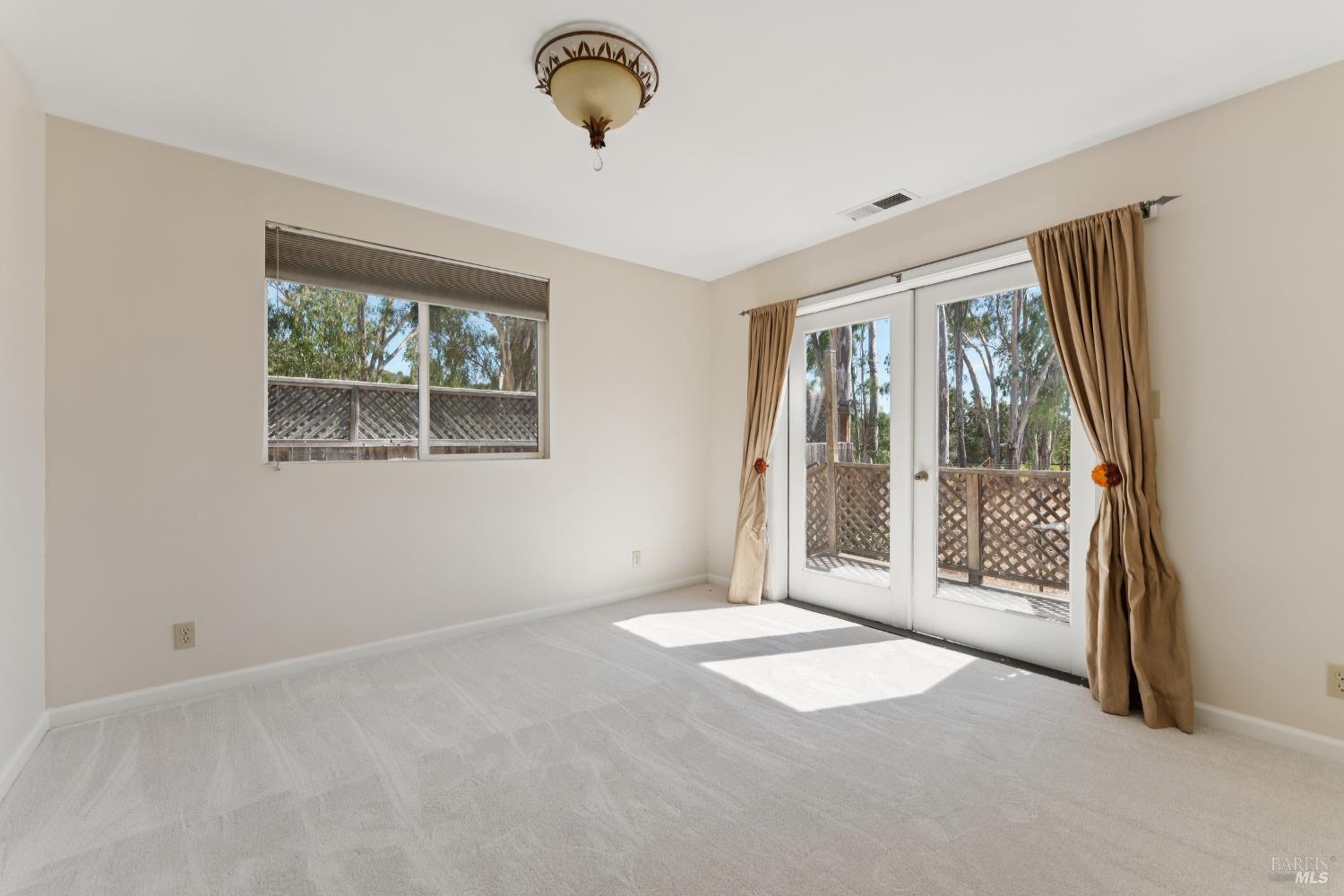 Detail Gallery Image 23 of 46 For 1795 Lovall Valley Rd, Sonoma,  CA 95476 - 3 Beds | 2 Baths