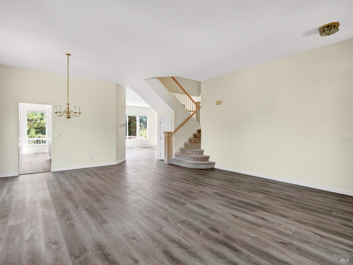 Detail Gallery Image 8 of 66 For 5794 Owl Hill Ave, Santa Rosa,  CA 95409 - 4 Beds | 2/1 Baths