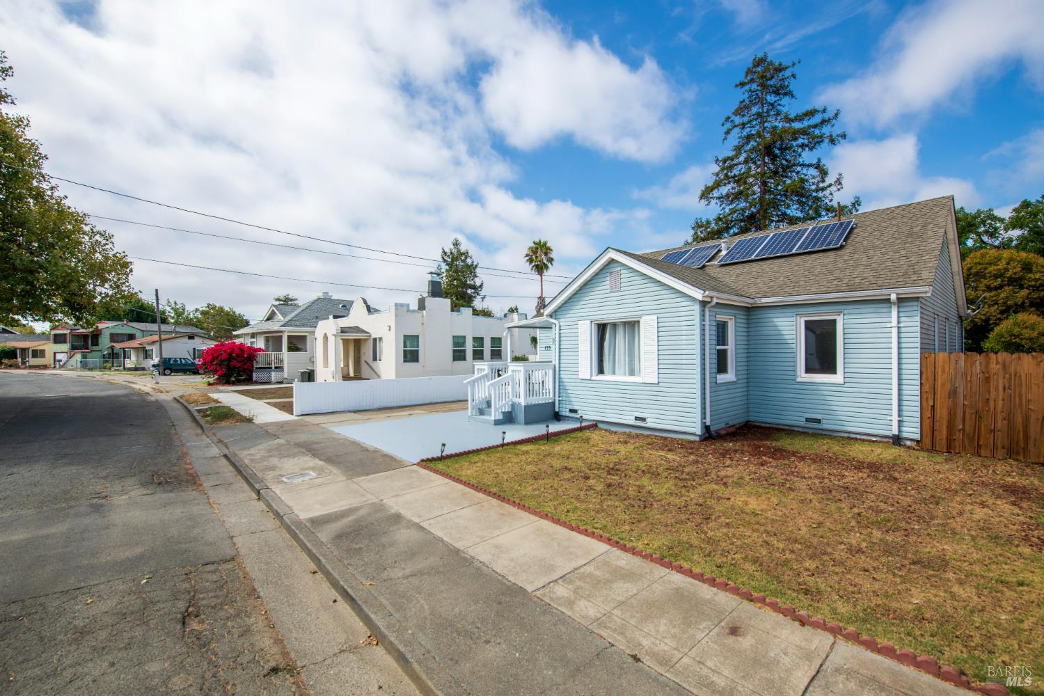 Detail Gallery Image 2 of 36 For 135 Gleason Ave, Vallejo,  CA 94590 - 2 Beds | 2 Baths