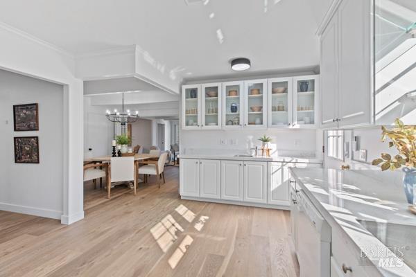 Detail Gallery Image 3 of 30 For 272 Center St, San Rafael,  CA 94901 - 5 Beds | 4 Baths