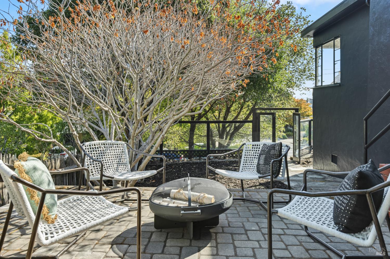 Detail Gallery Image 27 of 38 For 21 Marina Blvd, San Rafael,  CA 94901 - 2 Beds | 1/1 Baths