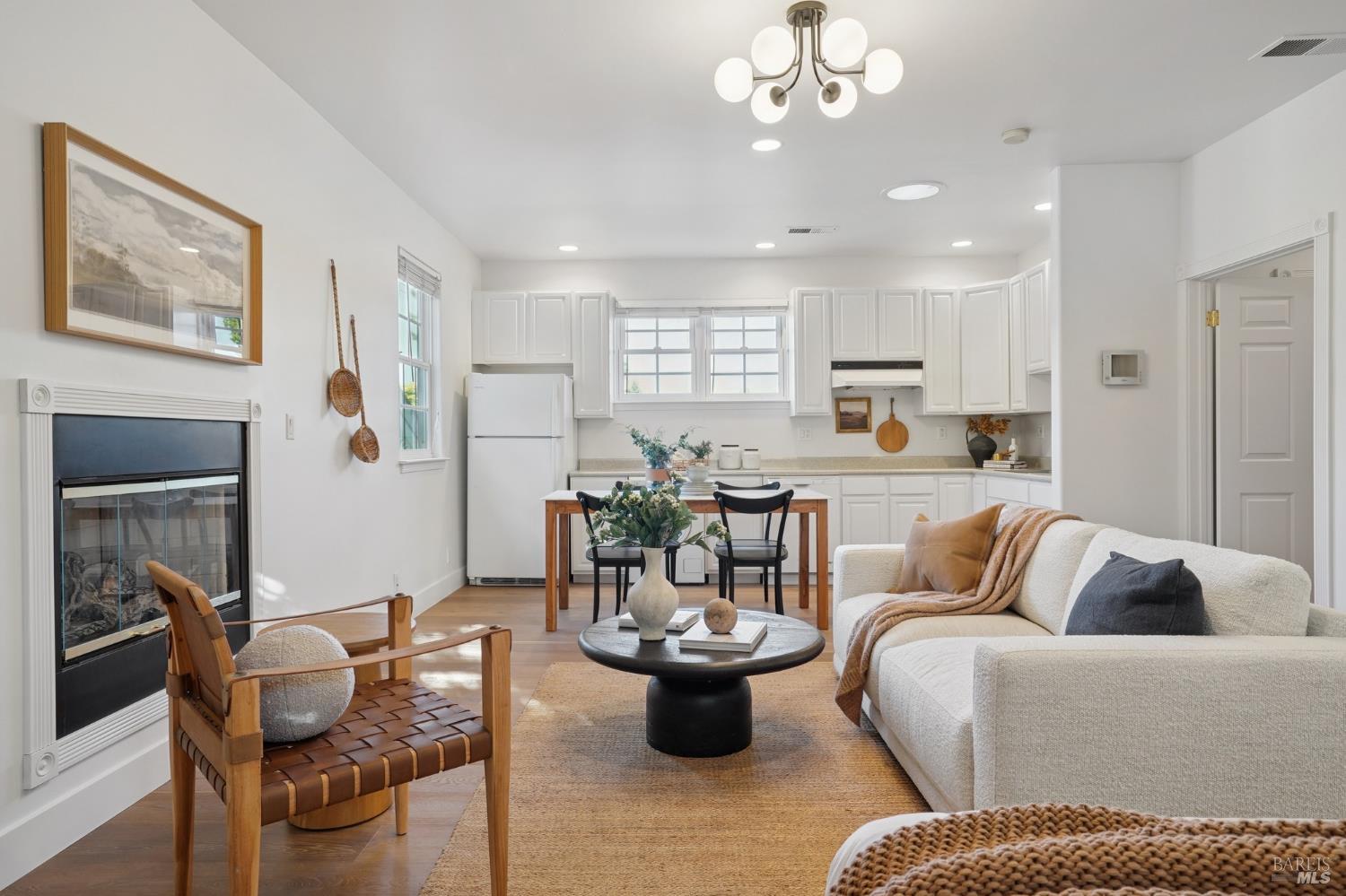 Detail Gallery Image 18 of 30 For 272 Center St, San Rafael,  CA 94901 - 5 Beds | 4 Baths