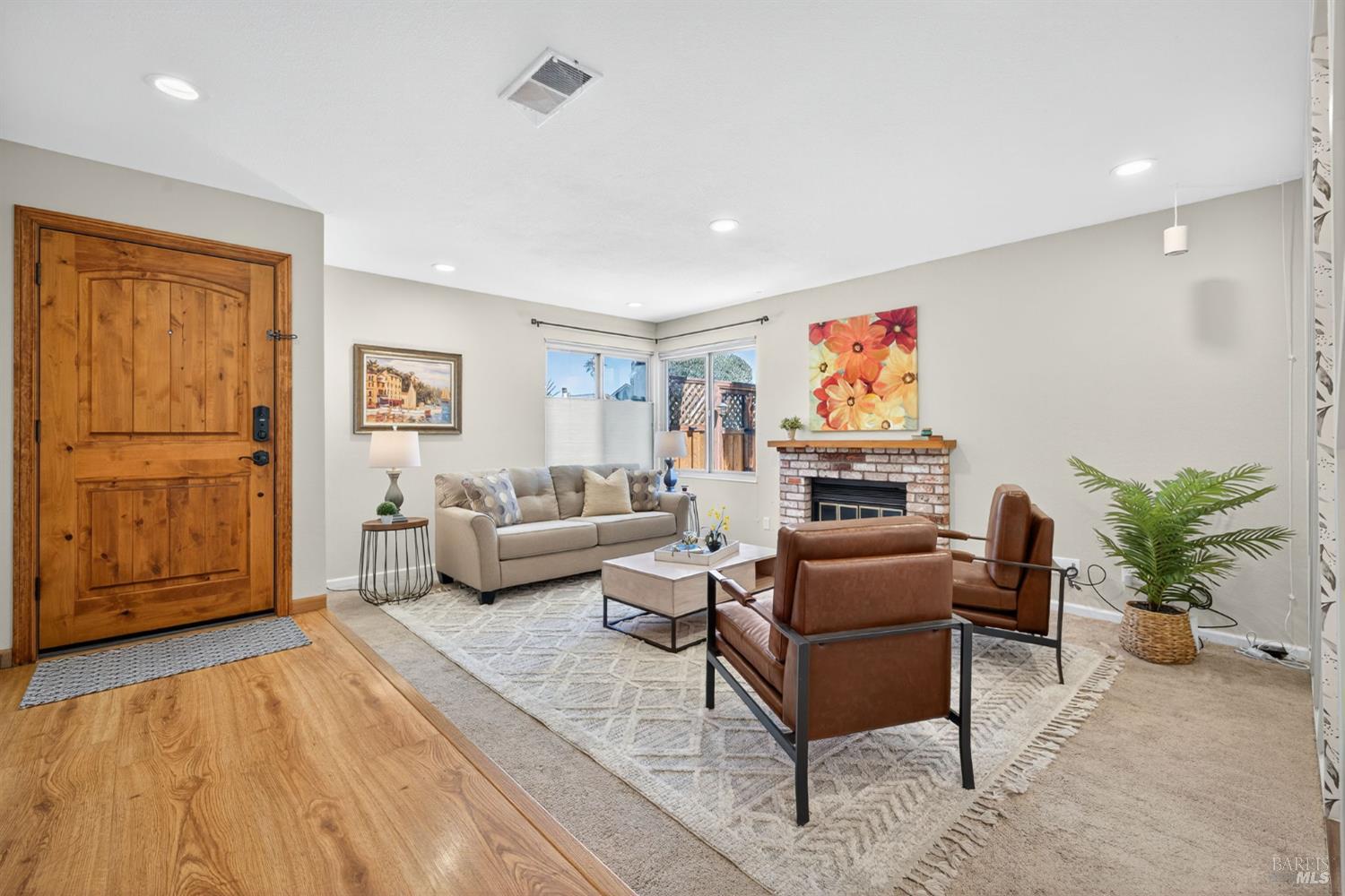 Detail Gallery Image 13 of 54 For 204 Prince Albert Ct, Petaluma,  CA 94954 - 3 Beds | 2 Baths