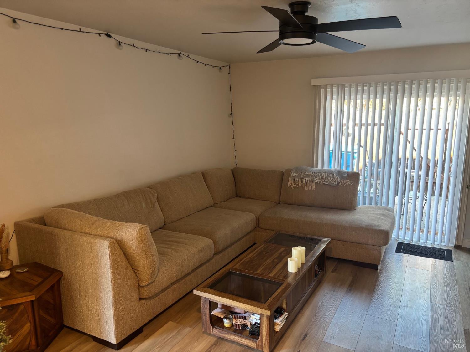 Detail Gallery Image 5 of 7 For 334 Hemlock St, Vacaville,  CA 95688 - 2 Beds | 1 Baths