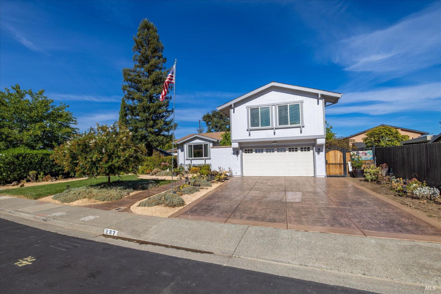 Detail Gallery Image 7 of 76 For 287 N. Alamo Dr, Vacaville,  CA 95688 - 4 Beds | 3 Baths