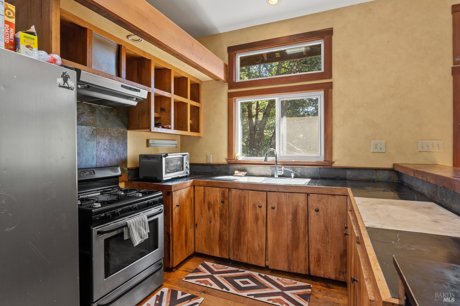 Detail Gallery Image 9 of 21 For 23851 Iris Ter, Willits,  CA 95490 - 2 Beds | 2 Baths
