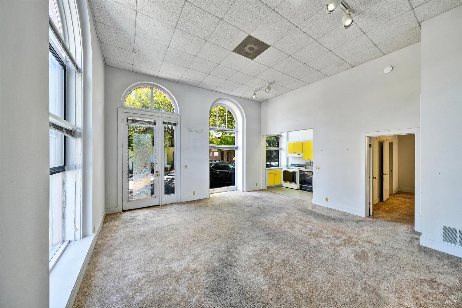 Detail Gallery Image 5 of 10 For 621 E St, San Rafael,  CA 94901 - – Beds | – Baths