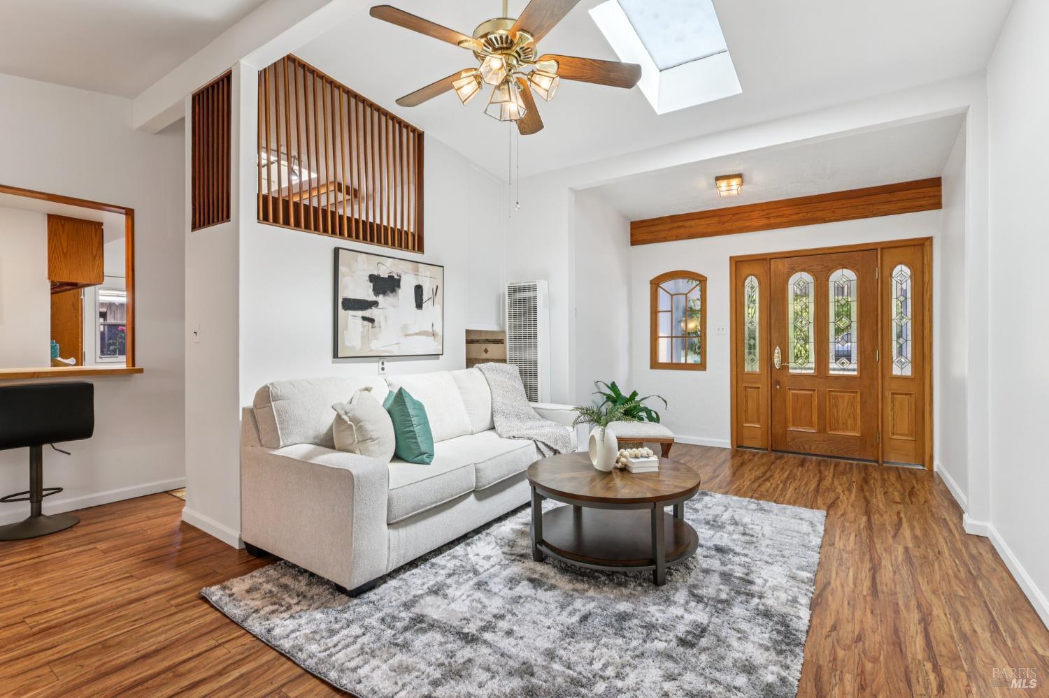 Detail Gallery Image 8 of 58 For 833 Estancia Way, San Rafael,  CA 94903 - 3 Beds | 2 Baths