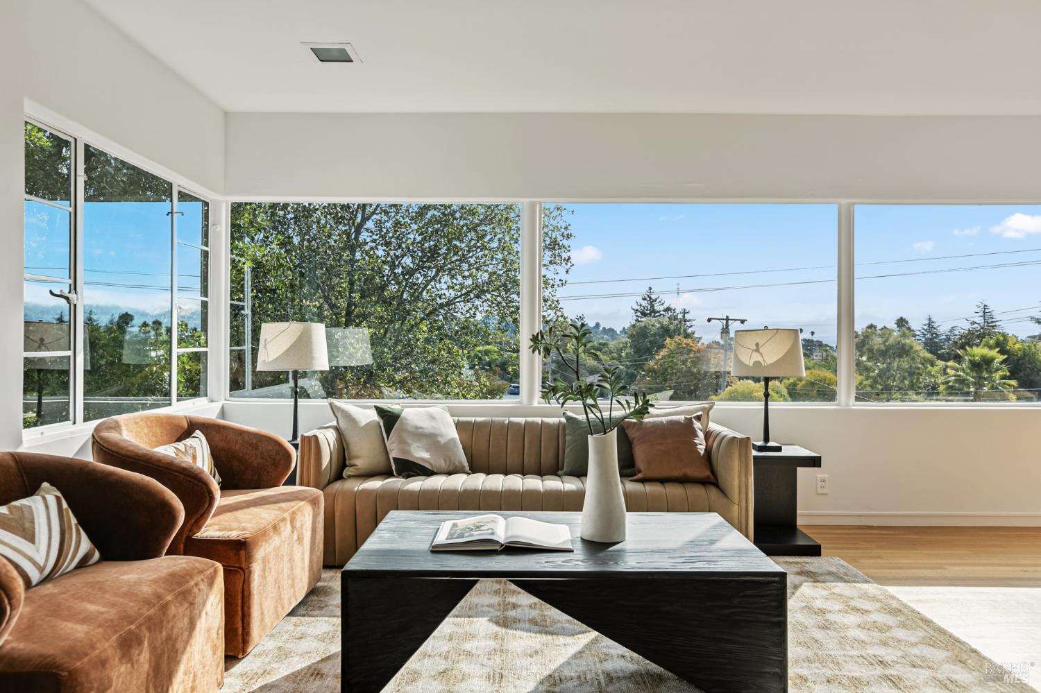Detail Gallery Image 4 of 38 For 21 Marina Blvd, San Rafael,  CA 94901 - 2 Beds | 1/1 Baths