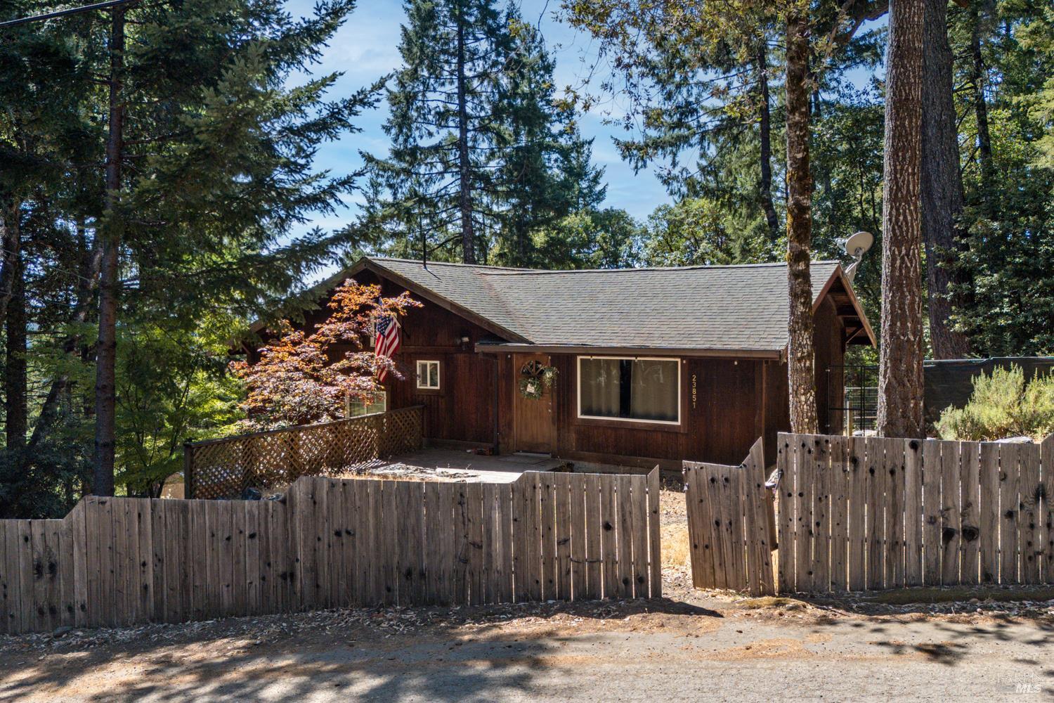 Detail Gallery Image 3 of 21 For 23851 Iris Ter, Willits,  CA 95490 - 2 Beds | 2 Baths
