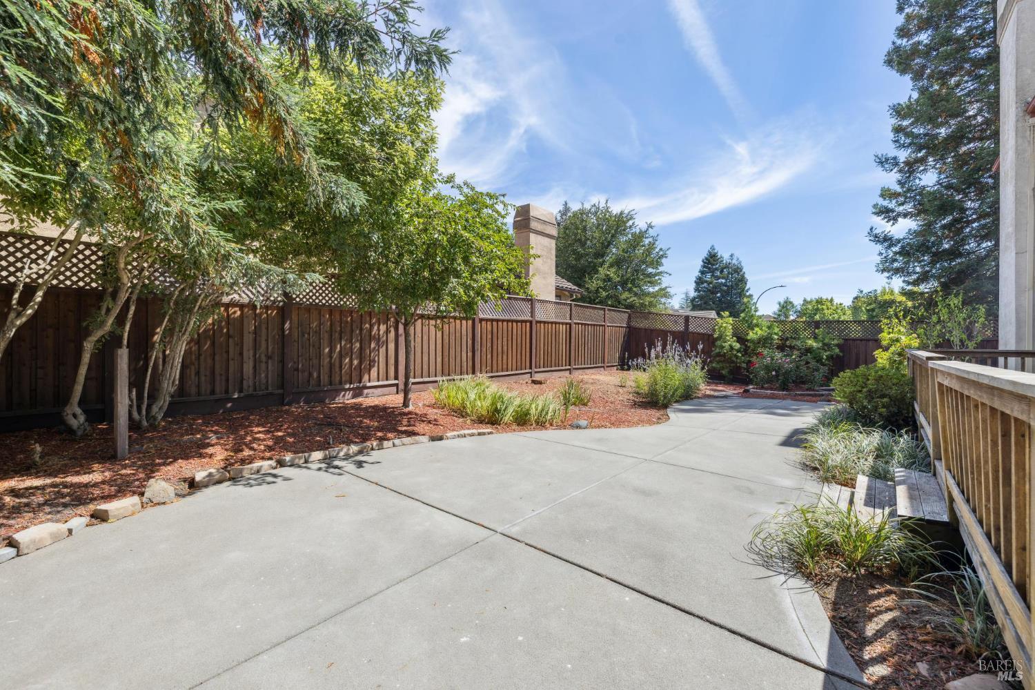 Detail Gallery Image 41 of 89 For 402 Barons Way, Petaluma,  CA 94954 - 4 Beds | 3 Baths