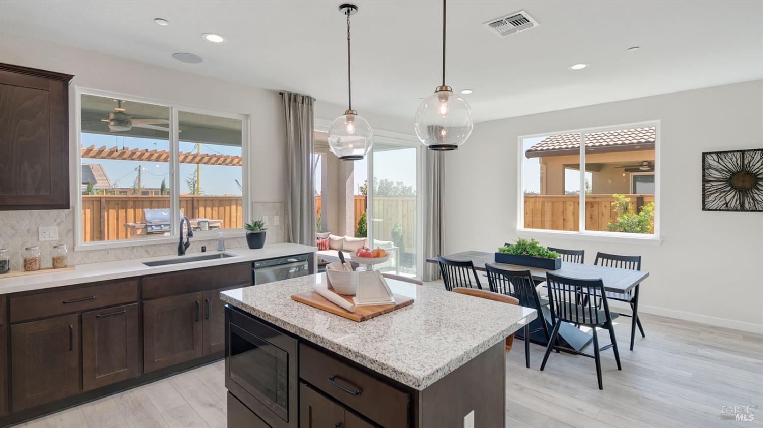 Detail Gallery Image 11 of 42 For 2640 Hopscotch St, Rio Vista,  CA 94571 - 2 Beds | 2 Baths